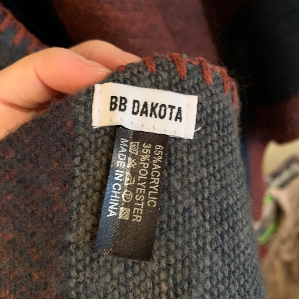 Poncho - Picture 2 of 2